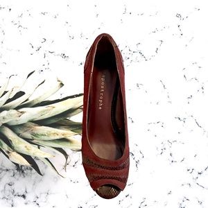 Apostrophe Burgundy Suede & Alligator Leather Peeptoe Heels (Size 8)